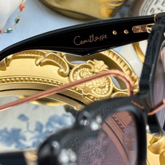 🆕 CAMILLA 🧿 NWOT Flutterby Sunglasses, Black Acetate & Dark Pink Lens - Picture 14 of 16